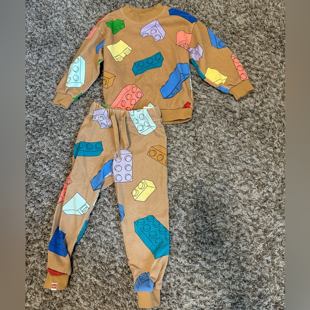 H&M x LEGO OVERSIZED PRINTED SWEATSHIRT and PRINTED JOGGERS